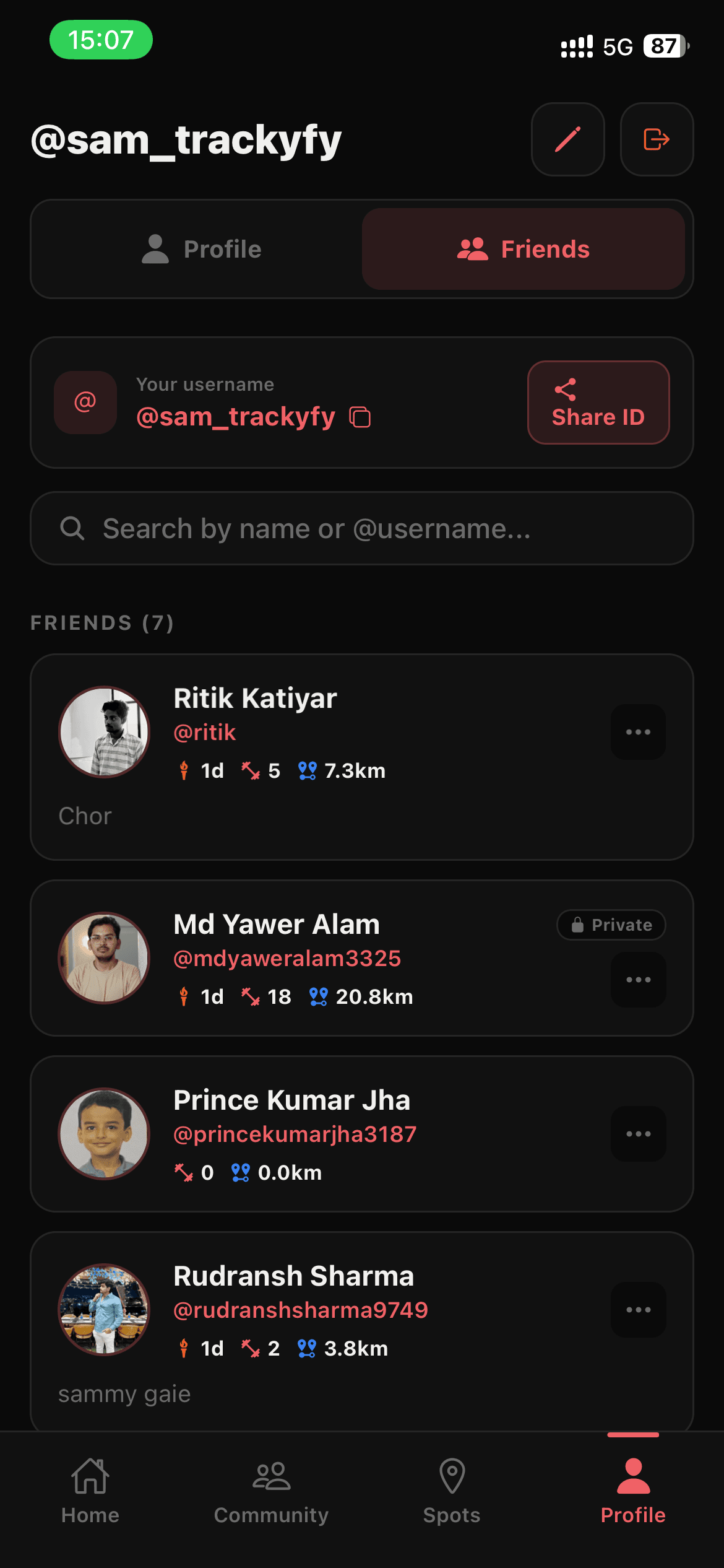 TrackyFy friends tab listing friends with their streaks and total distance