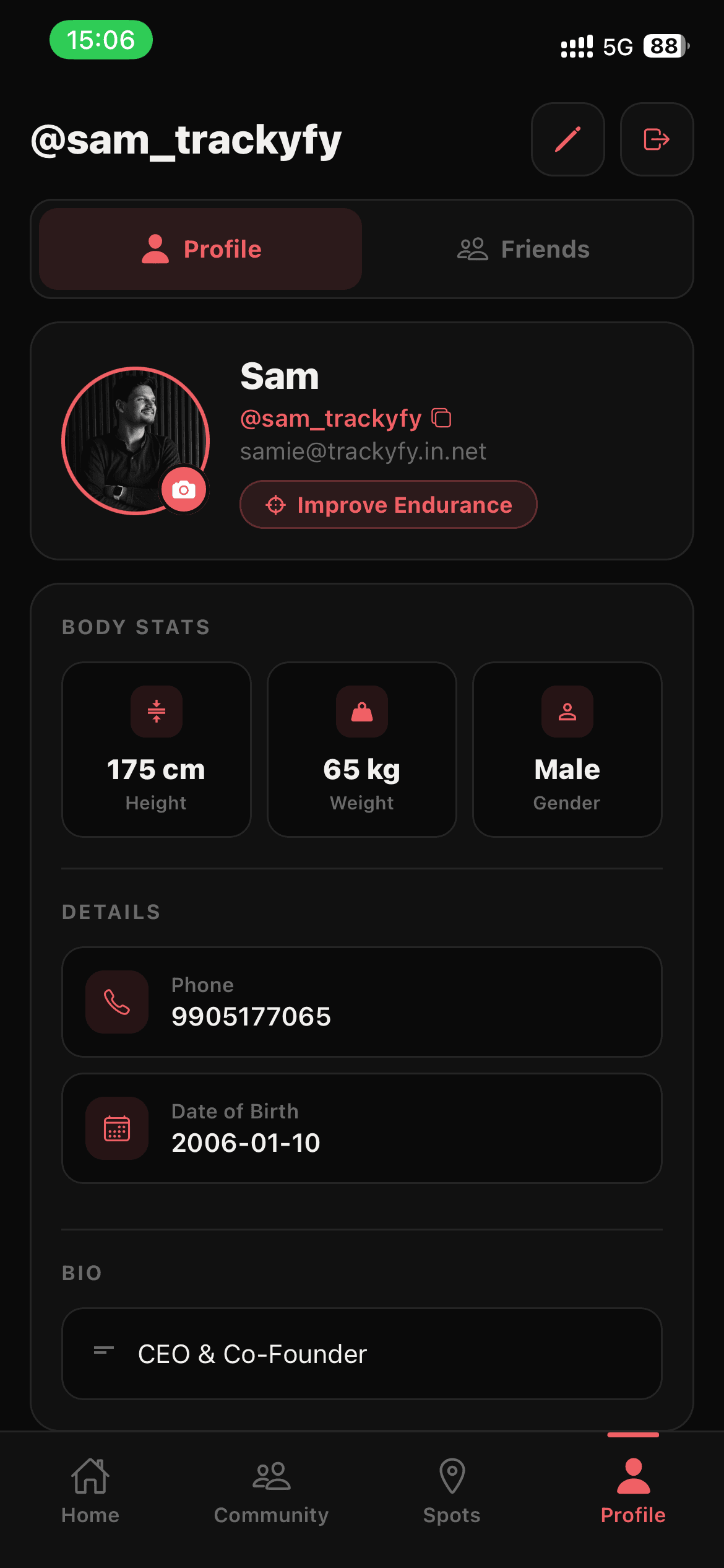 TrackyFy profile with body stats, a fitness goal, and bio